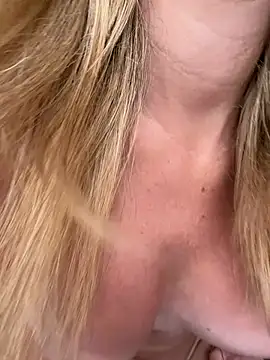 LeaHotxx online show from June 30, 4:13 am