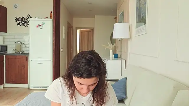 KristineEsme online show from October 23, 4:56 am