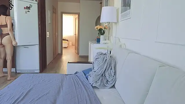 KristineEsme online show from February 5, 5:34 am