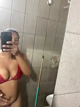 Mariaapimentinha online show from April 27, 11:25 pm