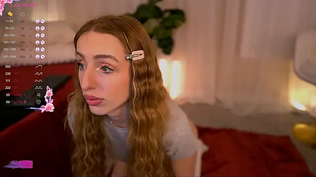 Snapshot of LunaBlossomX chatting on February 26, 12:05 am LunaBlossomX online show from February 26, 12:05 am