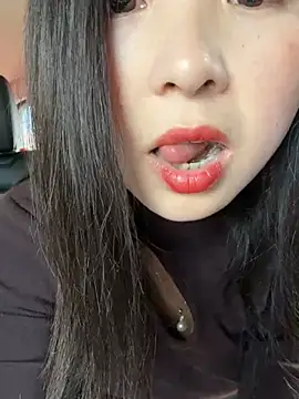 Snapshot of SSSniang- chatting on February 4, 6:04 am SSSniang- online show from February 4, 6:04 am