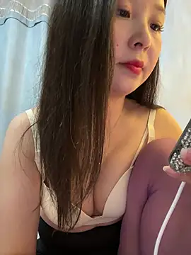 Snapshot of SSSniang- chatting on February 20, 12:15 pm SSSniang- online show from February 20, 12:15 pm