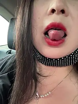 Snapshot of SSSniang- chatting on March 5, 5:50 am SSSniang- online show from March 5, 5:50 am