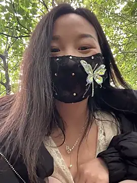 Snapshot of SSSniang- chatting on March 6, 9:36 am SSSniang- online show from March 6, 9:36 am