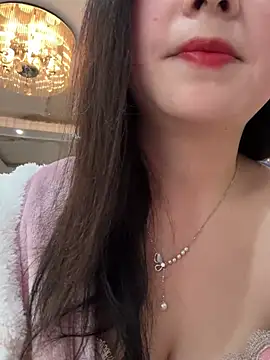 Snapshot of SSSniang- chatting on March 17, 6:18 am SSSniang- online show from March 17, 6:18 am