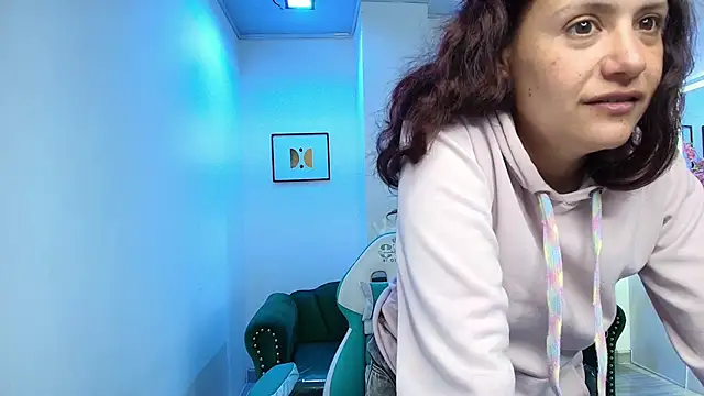 Snapshot of Arianna_sweeet chatting on November 18, 3:23 am Arianna sweeet online show from November 18, 3:23 am