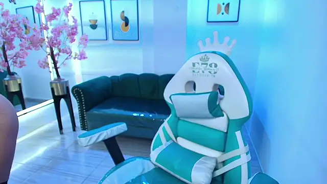 Snapshot of Arianna_sweeet chatting on January 6, 3:43 am Arianna sweeet online show from January 6, 3:43 am