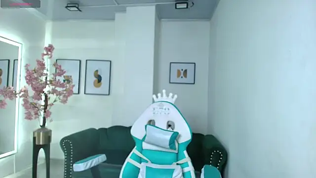 Snapshot of Arianna_sweeet chatting on January 7, 3:31 am Arianna sweeet online show from January 7, 3:31 am