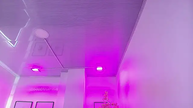 Snapshot of Arianna_sweeet chatting on February 7, 3:43 am Arianna sweeet online show from February 7, 3:43 am