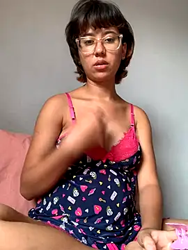 Snapshot of jujubinxx chatting on October 2, 8:27 pm jujubinxx online show from October 2, 8:27 pm