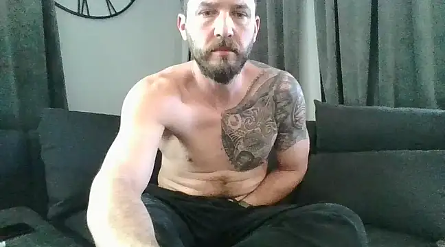 Snapshot of realdilf chatting on March 8, 7:27 am realdilf online show from March 8, 7:27 am