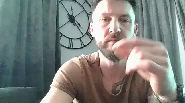 Snapshot of realdilf chatting on March 15, 10:13 am realdilf online show from March 15, 10:13 am