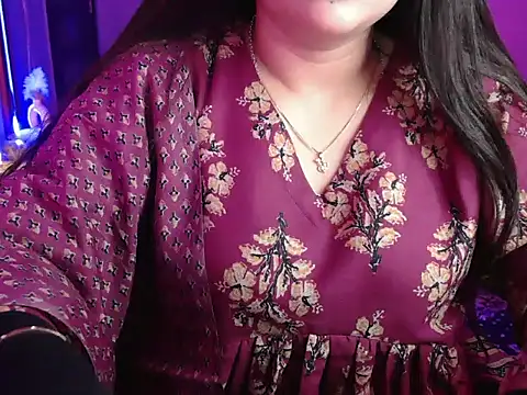 Snapshot of Mitikaa chatting on September 28, 2:33 pm Mitikaa online show from September 28, 2:33 pm