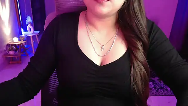 Snapshot of Mitikaa chatting on October 11, 2:04 pm Mitikaa online show from October 11, 2:04 pm