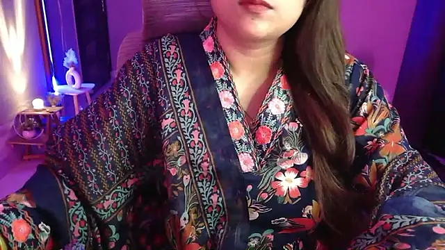 Snapshot of Mitikaa chatting on October 14, 4:52 pm Mitikaa online show from October 14, 4:52 pm