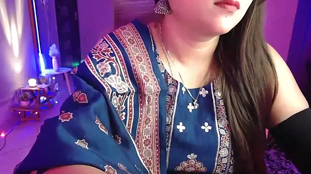 Snapshot of Mitikaa chatting on October 16, 2:18 pm Mitikaa online show from October 16, 2:18 pm