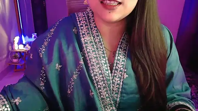 Snapshot of Mitikaa chatting on October 23, 2:38 pm Mitikaa online show from October 23, 2:38 pm