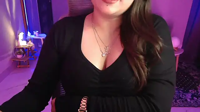 Snapshot of Mitikaa chatting on November 1, 2:08 pm Mitikaa online show from November 1, 2:08 pm