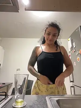 Snapshot of NNNoire chatting on October 24, 4:47 pm NNNoire online show from October 24, 4:47 pm