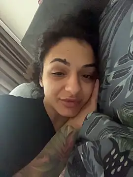 Snapshot of NNNoire chatting on November 2, 11:23 am NNNoire online show from November 2, 11:23 am