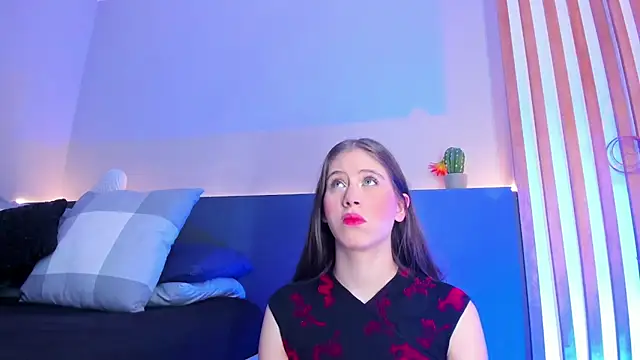 sara  jones gh online show from September 21, 11:23 am