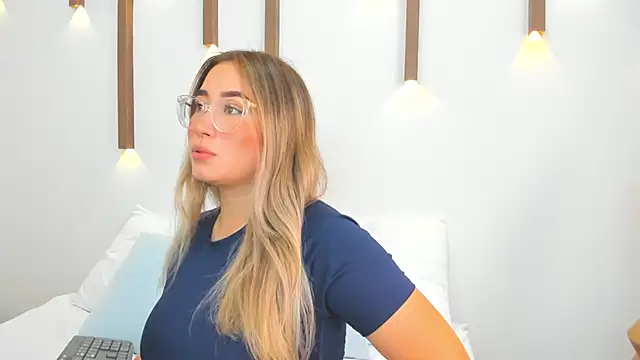 Snapshot of antonella_cutie_ chatting on February 19, 3:16 pm antonella cutie online show from February 19, 3:16 pm