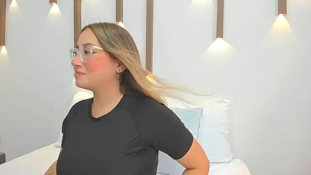 Snapshot of antonella_cutie_ chatting on February 21, 1:33 pm antonella cutie online show from February 21, 1:33 pm