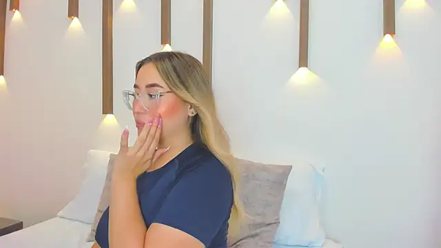 Snapshot of antonella_cutie_ chatting on March 10, 3:30 pm antonella cutie online show from March 10, 3:30 pm