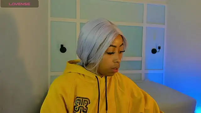 PenelopeKing9 online show from March 23, 3:32 am