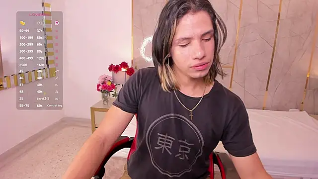 TylerBloom online show from January 16, 2:43 pm