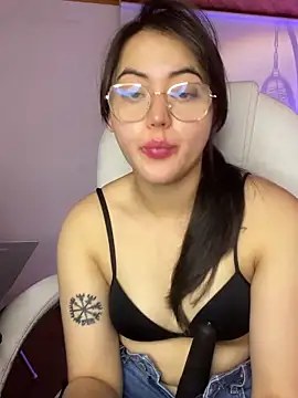Camila pinkk online show from May 12, 1:41 pm