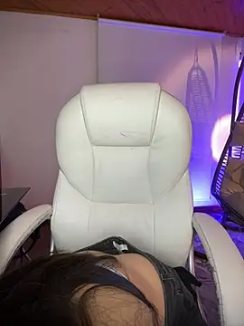 Camila pinkk online show from May 18, 1:50 pm