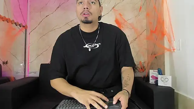 EnriquevillaF online show from October 22, 12:49 pm