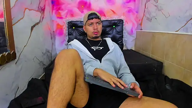 EnriquevillaF online show from October 26, 12:00 pm