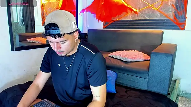 EnriquevillaF online show from October 27, 11:58 am