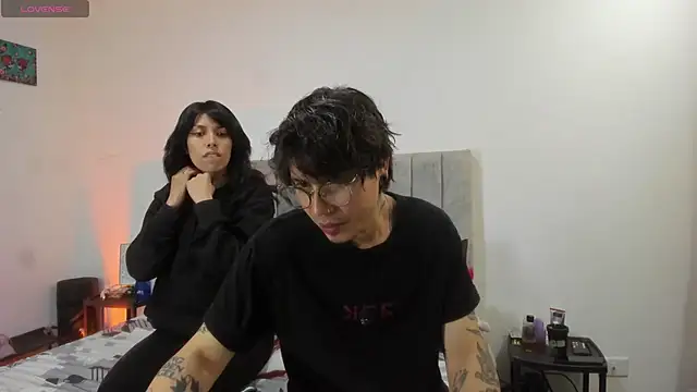 shamelesss  online show from April 5, 10:40 pm