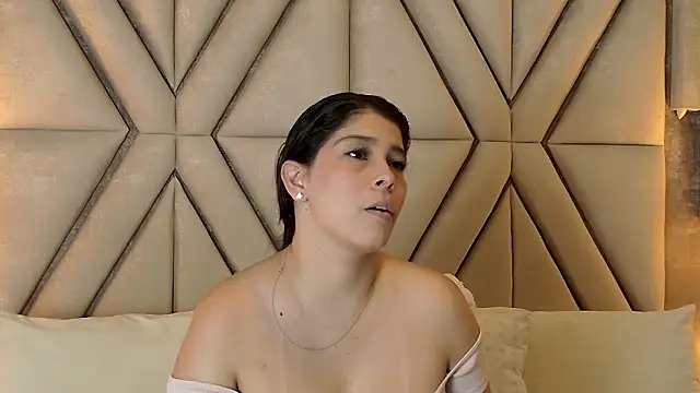 Snapshot of MilaRux chatting on March 18, 4:54 pm MilaRux online show from March 18, 4:54 pm