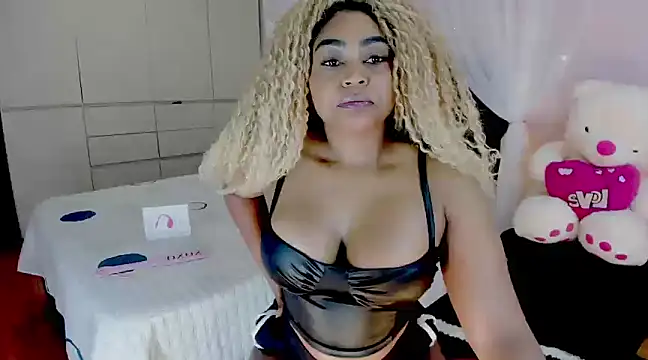 Snapshot of Aliana_Ross chatting on February 3, 4:10 pm Aliana Ross online show from February 3, 4:10 pm