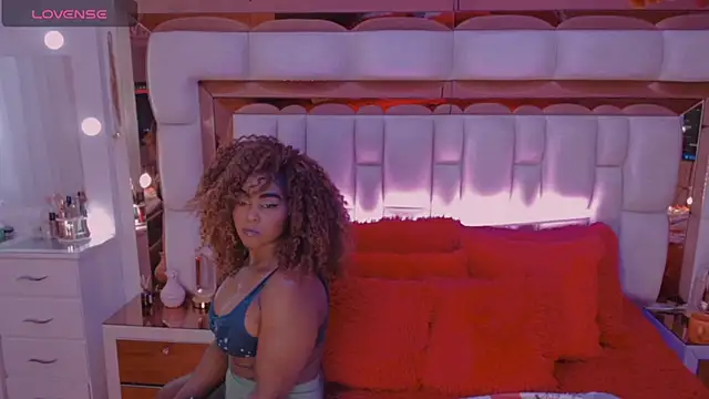 Aliana Ross online show from November 19, 8:25 am