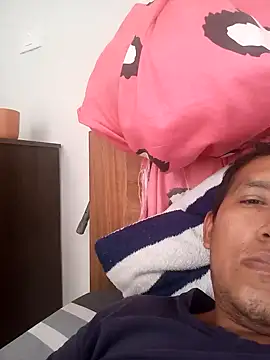 Snapshot of Elpeque_x40 chatting on January 17, 6:33 pm Elpeque x40 online show from January 17, 6:33 pm