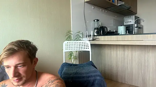 Snapshot of YourMarsLove chatting on January 25, 2:04 am YourMarsLove online show from January 25, 2:04 am