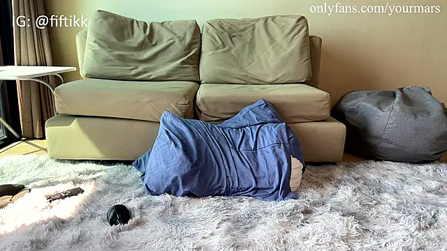 Snapshot of YourMarsLove chatting on February 8, 3:30 am YourMarsLove online show from February 8, 3:30 am