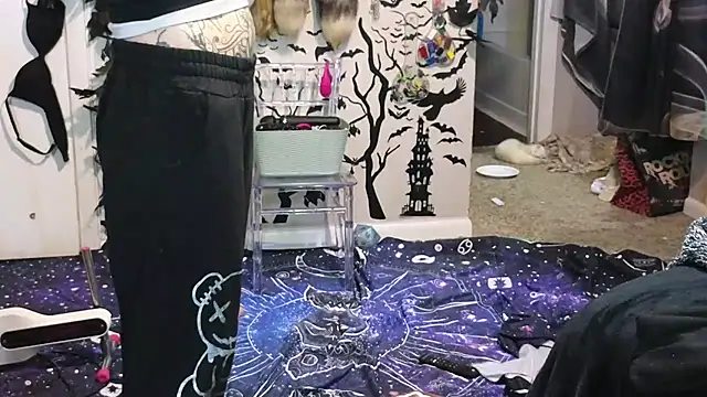 trashbrat online show from October 28, 7:12 am