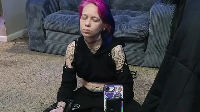 trashbrat online show from February 24, 8:56 am