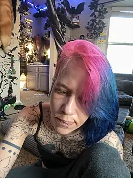 trashbrat online show from March 14, 11:54 pm