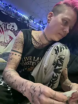 trashbrat online show from April 1, 6:14 am