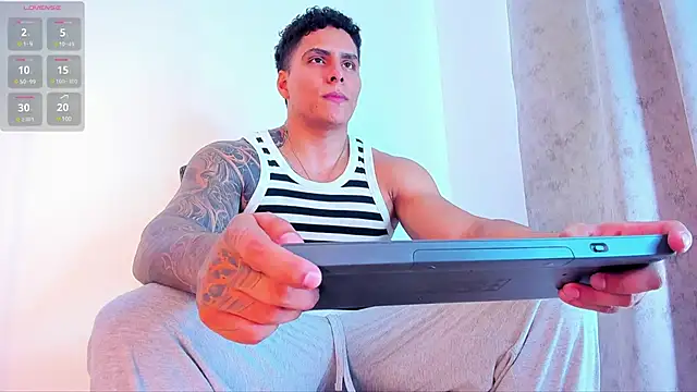 Maximoscott online show from March 21, 9:12 pm