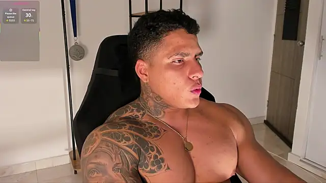 Maximoscott online show from September 15, 11:38 pm