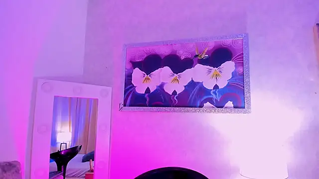 Snapshot of VeronicaOlson_ chatting on February 8, 12:17 am VeronicaOlson  online show from February 8, 12:17 am